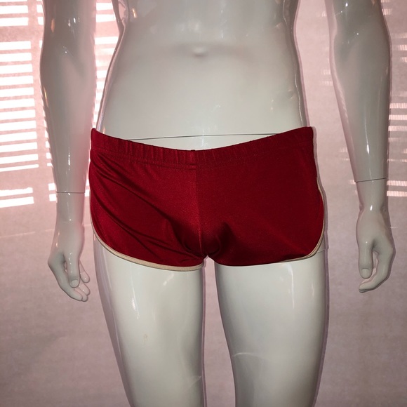 Mens vintage short shorts. - Picture 3 of 7